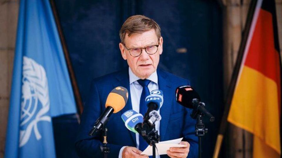 برلین: در حال گفتوگو با ایران هستیم اما گزینه اسنپبک روی میز است برلین: در حال گفتوگو با ایران هستیم اما گزینه اسنپبک روی میز است