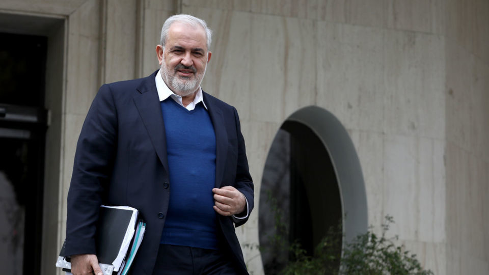 ۱۰۰ امضا برای استیضاح وزیر نیرو جمعآوری شده است ۱۰۰ امضا برای استیضاح وزیر نیرو جمعآوری شده است