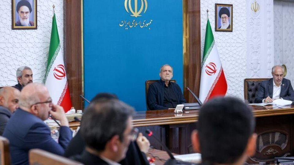 تاکید پزشکیان بر بازنگری در خصوصیسازی تاکید پزشکیان بر بازنگری در خصوصیسازی