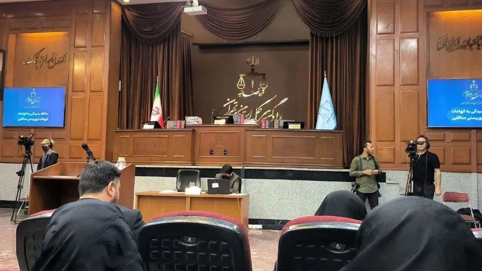 ماجرای تماس مشکوک با همسر شهید محمدی در پوشش دفتر آقای رهبر ماجرای تماس مشکوک با همسر شهید محمدی در پوشش دفتر آقای رهبر