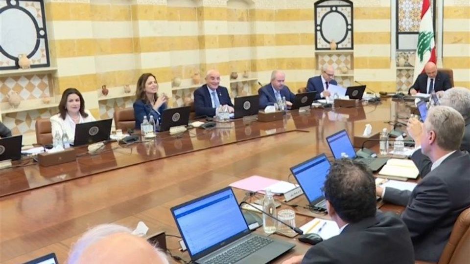پایان نشست جنجالی کابینه لبنان بدون نتیجه؛ ادامه مذاکرات پنجشنبه پایان نشست جنجالی کابینه لبنان بدون نتیجه؛ ادامه مذاکرات پنجشنبه
