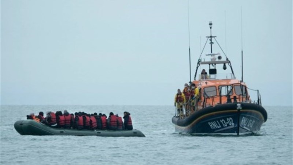 طرح جدید فرانسه و انگلیس برای مقابله با هجوم مهاجران طرح جدید فرانسه و انگلیس برای مقابله با هجوم مهاجران