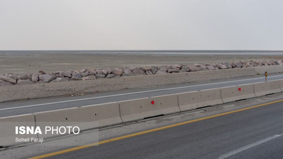 دریاچه ارومیه در آستانه خشکی کامل