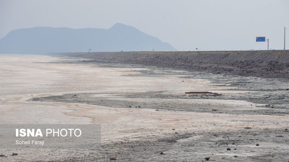 دریاچه ارومیه در آستانه خشکی کامل