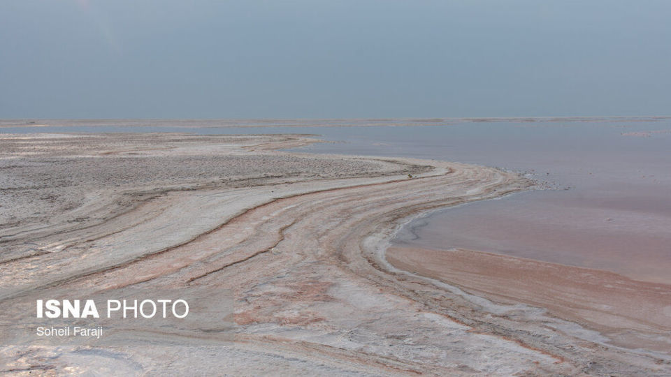 دریاچه ارومیه در آستانه خشکی کامل