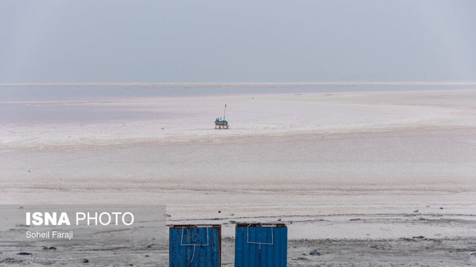 دریاچه ارومیه در آستانه خشکی کامل