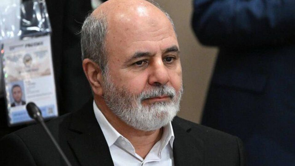 احمدیان رئیس قرارگاه پیشرفت طرحهای ملی و راهبردی کشور شد احمدیان رئیس قرارگاه پیشرفت طرحهای ملی و راهبردی کشور شد