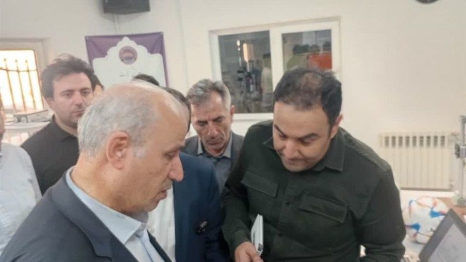 واکنش تاج به بازپسگیری جام از تراکتور واکنش تاج به بازپسگیری جام از تراکتور