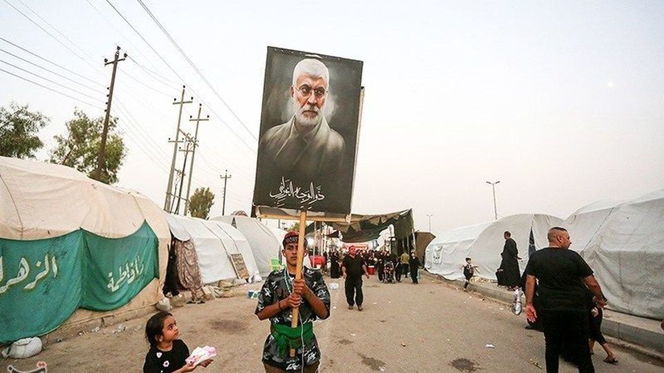  پیاده‌روی زائران اربعین حسینی در مسیر دیوانیه به کربلا