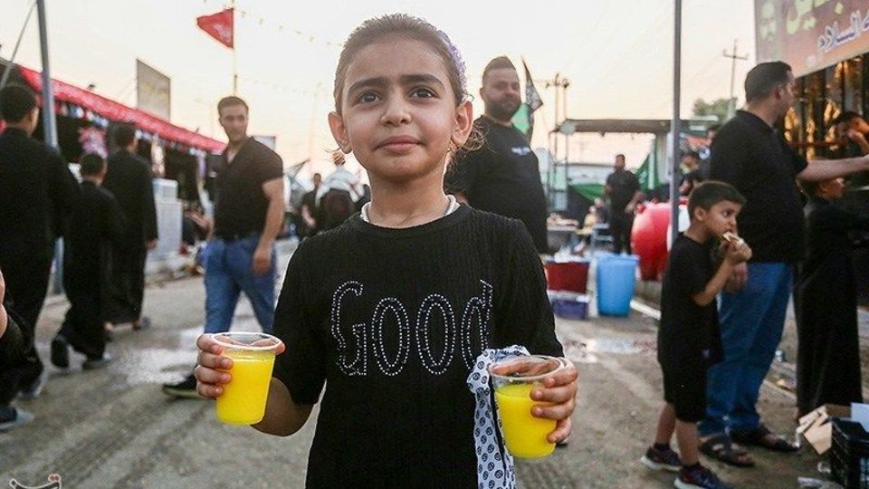  پیاده‌روی زائران اربعین حسینی در مسیر دیوانیه به کربلا