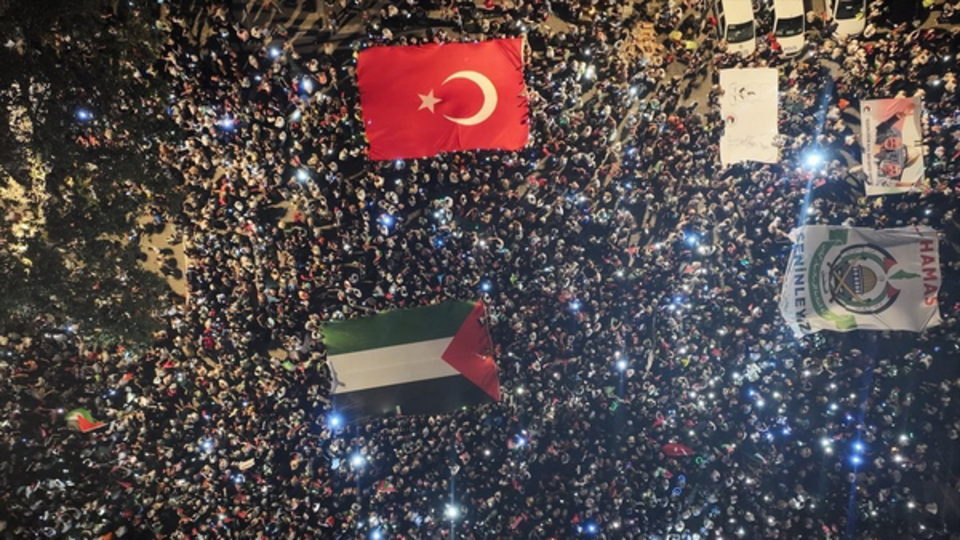 تظاهرات گسترده حمایت از غزه در استانبول تظاهرات گسترده حمایت از غزه در استانبول