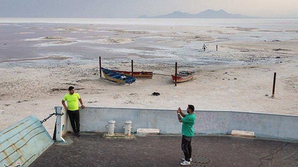 دریاچه ارومیه در یک قدمی مرگ دریاچه ارومیه در یک قدمی مرگ