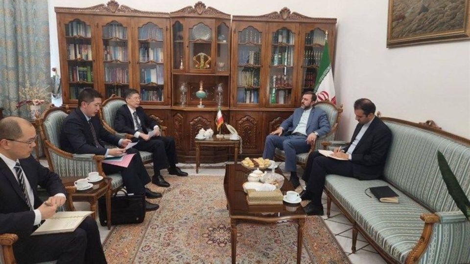 دیدار سفیر چین با غریب آبادی دیدار سفیر چین با غریب آبادی