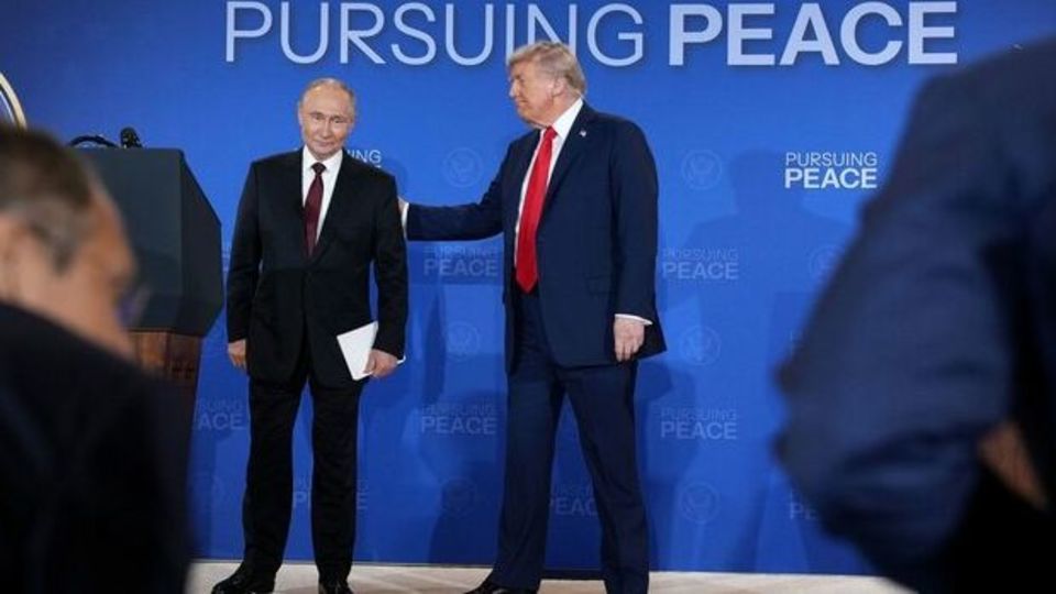 پیام ترامپ به زلنسکی پس از نشست آلاسکا پیام ترامپ به زلنسکی پس از نشست آلاسکا