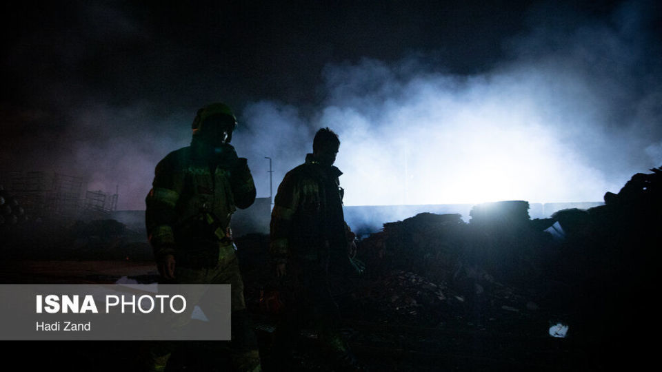 آتش‌سوزی انبار مواد نفتی و روغنی در خیابان شهید رجایی - تهران
