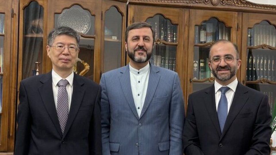 رایزنی غریبآبادی با دیپلماتهای ارشد روسیه و چین در مورد «اسنپبک» رایزنی غریبآبادی با دیپلماتهای ارشد روسیه و چین در مورد «اسنپبک»