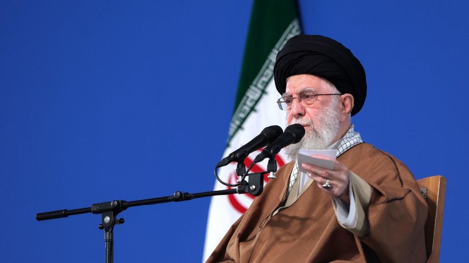 ادامه مسیر ایستادگی؛ بازتاب گسترده بیانات رهبر انقلاب در رسانههای خارجی ادامه مسیر ایستادگی؛ بازتاب گسترده بیانات رهبر انقلاب در رسانههای خارجی