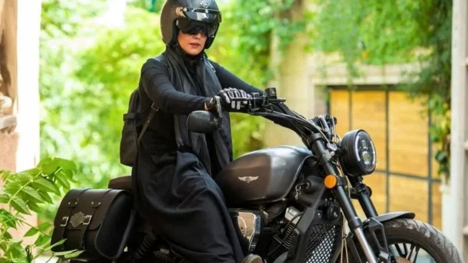 صدور گواهینامه موتور برای بانوان ممنوع است صدور گواهینامه موتور برای بانوان ممنوع است