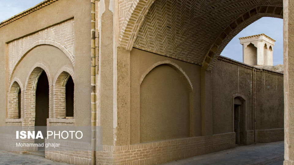 روستای تاریخی «جزین» | روستایی با کوچههای خشتی و بادگیرهای صفوی روستای تاریخی «جزین» | روستایی با کوچههای خشتی و بادگیرهای صفوی