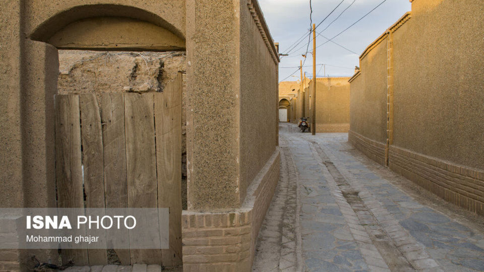 روستای تاریخی «جزین» | روستایی با کوچههای خشتی و بادگیرهای صفوی روستای تاریخی «جزین» | روستایی با کوچههای خشتی و بادگیرهای صفوی
