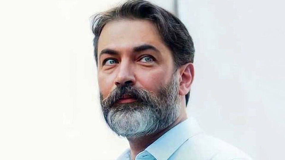 پارسا پیروزفر کارگردان شد پارسا پیروزفر کارگردان شد