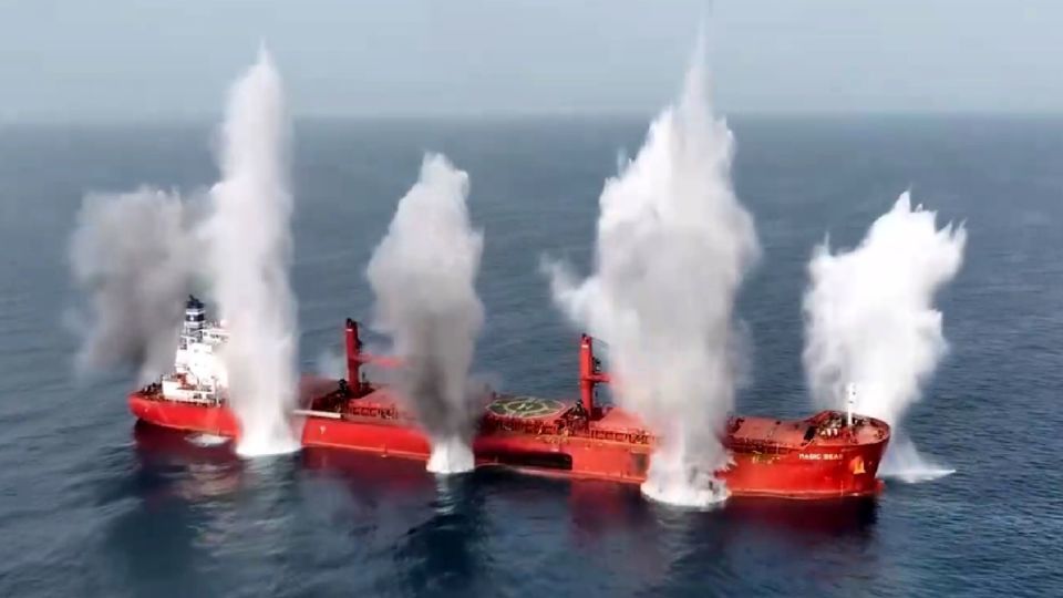 رویترز: حمله یمن به کشتی اسرائیلی نمایش آشکار قدرت است رویترز: حمله یمن به کشتی اسرائیلی نمایش آشکار قدرت است