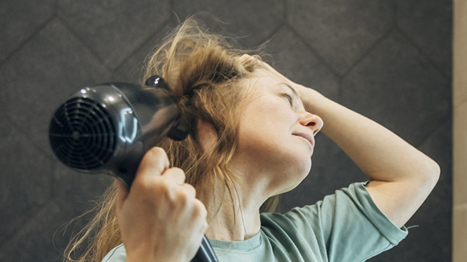 یافته جدید دانشمندان: این مدل مو میتواند به اندازه ترافیک، آلودگی ایجاد کند یافته جدید دانشمندان: این مدل مو میتواند به اندازه ترافیک، آلودگی ایجاد کند