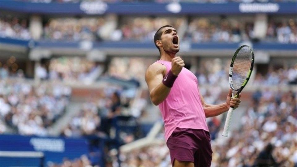 پایان سلطه جوکوویچ در زمین سخت؛ آلکاراس تاریخساز شد پایان سلطه جوکوویچ در زمین سخت؛ آلکاراس تاریخساز شد