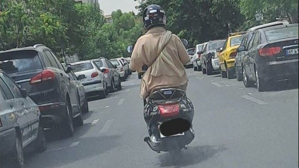 صدور گواهینامه موتورسیکلت برای بانوان نیازمند اصلاح قانون است صدور گواهینامه موتورسیکلت برای بانوان نیازمند اصلاح قانون است