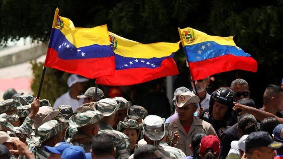 مادورو دستور استقرار ۲۵ هزار نیرو را صادر کرد مادورو دستور استقرار ۲۵ هزار نیرو را صادر کرد