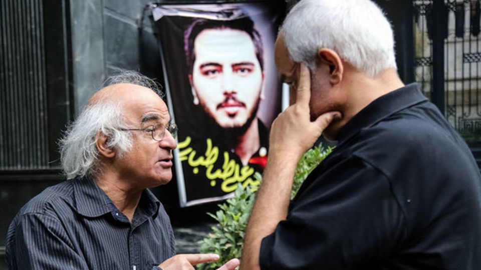 مادر بازیگر جوان در سالگرد پسرش درگذشت | از خانواده ۴ نفره فقط یک نفر باقی ماند مادر بازیگر جوان در سالگرد پسرش درگذشت | از خانواده ۴ نفره فقط یک نفر باقی ماند