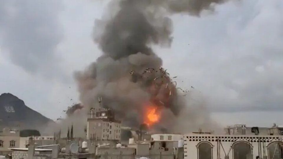 شهادت ۱۰ خبرنگار در حمله رژیم صهیونیستی به یمن شهادت ۱۰ خبرنگار در حمله رژیم صهیونیستی به یمن