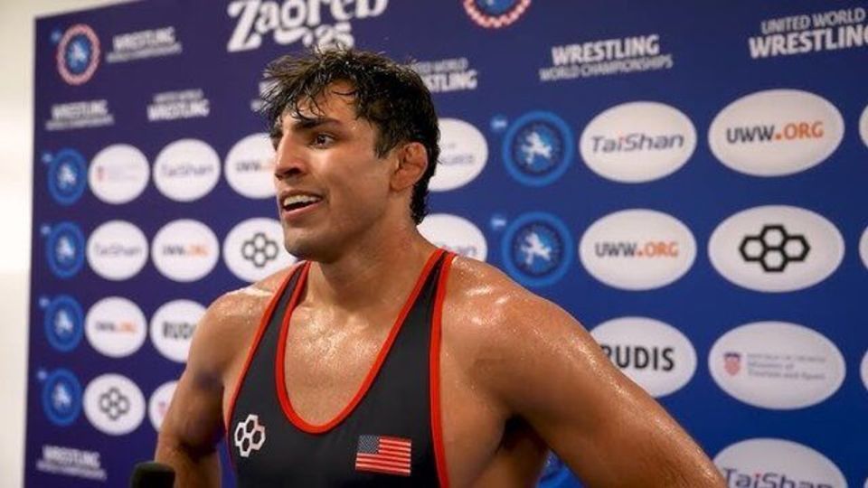 برنده قاسمپور: دیوید تیلور کتکم میزند! برنده قاسمپور: دیوید تیلور کتکم میزند!