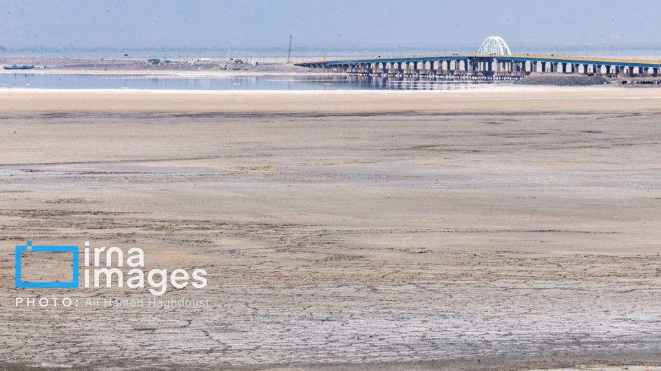 بی آبیِ دریاچه ارومیه بی آبیِ دریاچه ارومیه