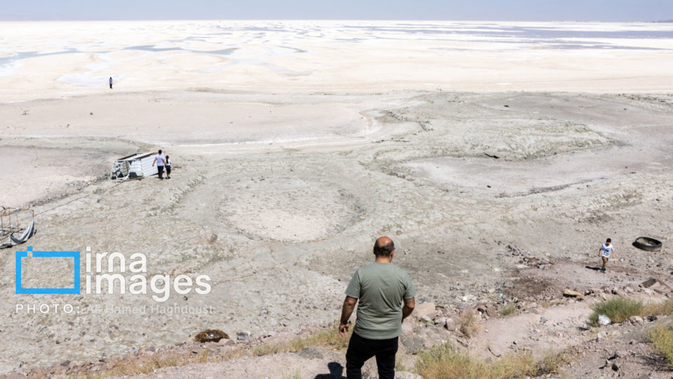 بی آبیِ دریاچه ارومیه بی آبیِ دریاچه ارومیه