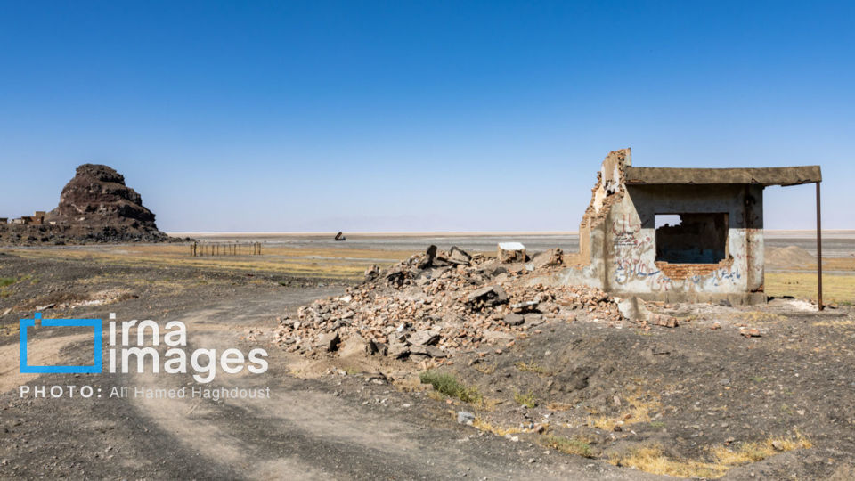 بی آبیِ دریاچه ارومیه بی آبیِ دریاچه ارومیه