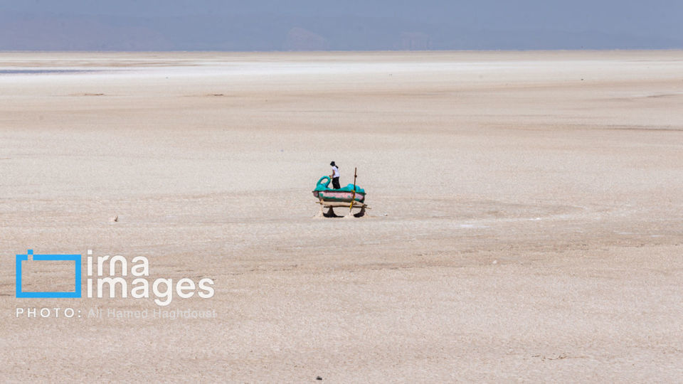 بی آبیِ دریاچه ارومیه بی آبیِ دریاچه ارومیه