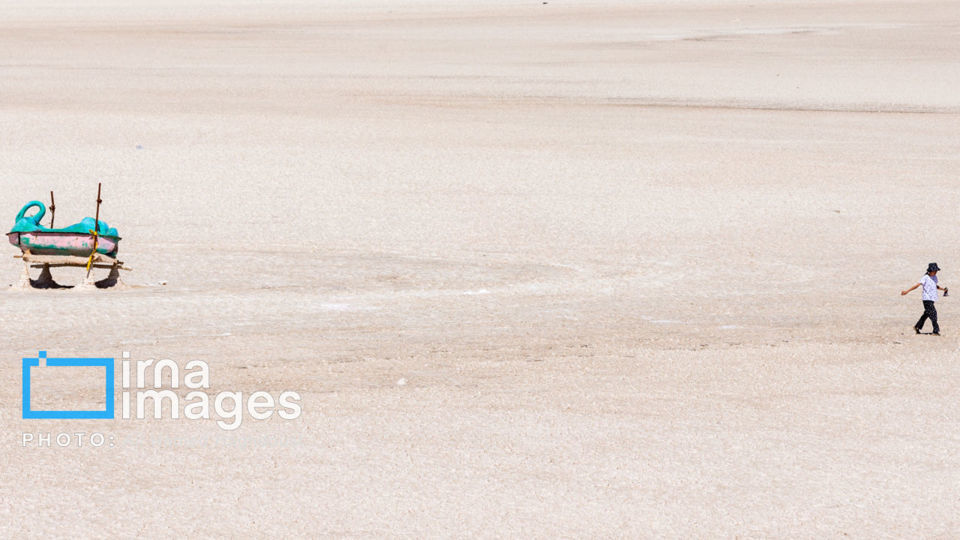 بی آبیِ دریاچه ارومیه بی آبیِ دریاچه ارومیه