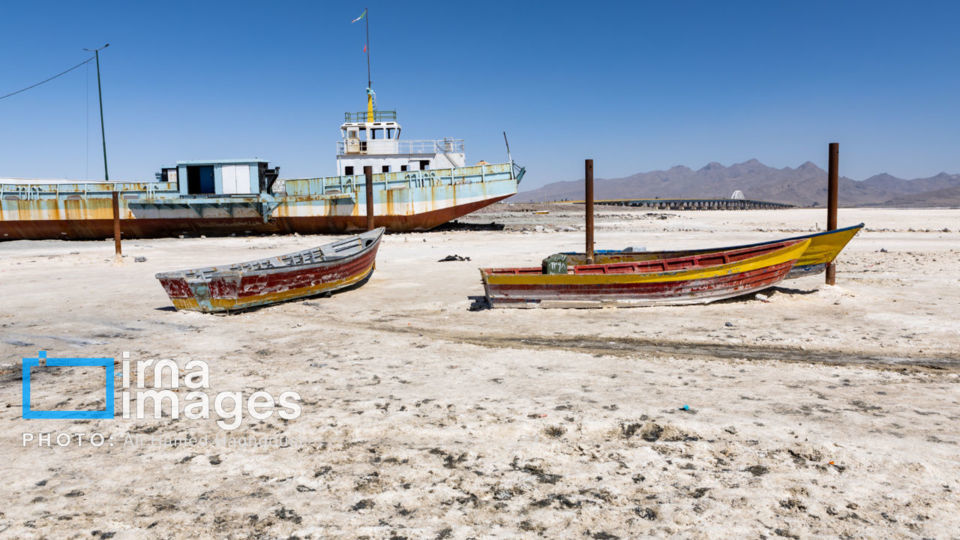 بی آبیِ دریاچه ارومیه بی آبیِ دریاچه ارومیه