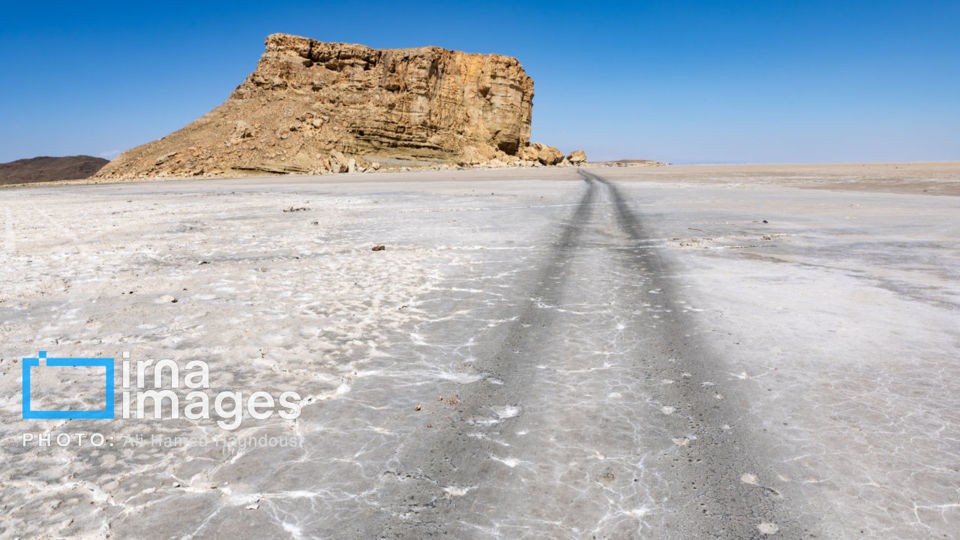 بی آبیِ دریاچه ارومیه بی آبیِ دریاچه ارومیه