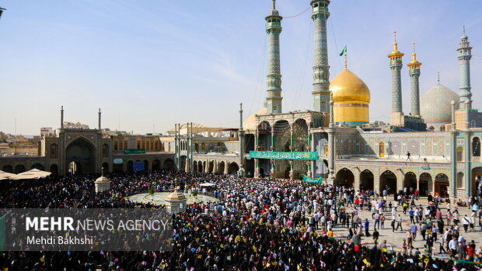 کاروان نمادین استقبال از حضرت معصومه(س) وارد حرم مطهر شد کاروان نمادین استقبال از حضرت معصومه(س) وارد حرم مطهر شد