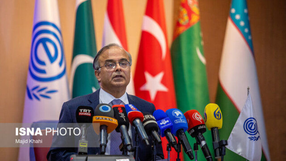 دبیرکل اکو: ایران شاهراه کلیدی تجارت و ترانزیت منطقهای است دبیرکل اکو: ایران شاهراه کلیدی تجارت و ترانزیت منطقهای است