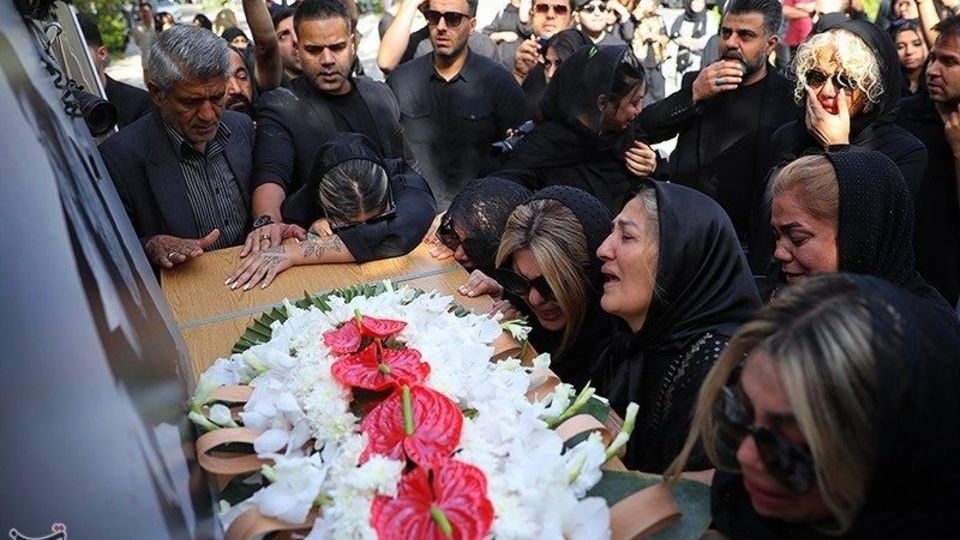 تشییع پیکر امید جهان