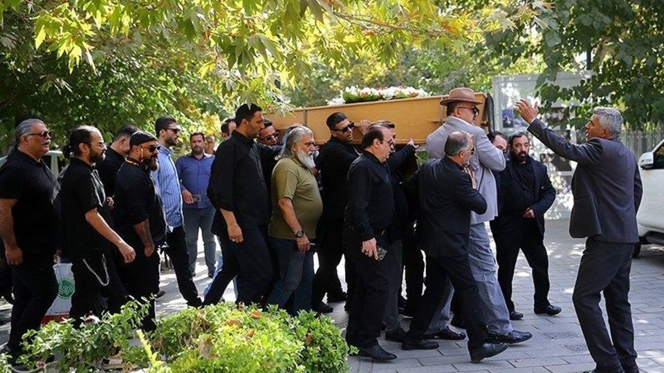 تشییع پیکر امید جهان