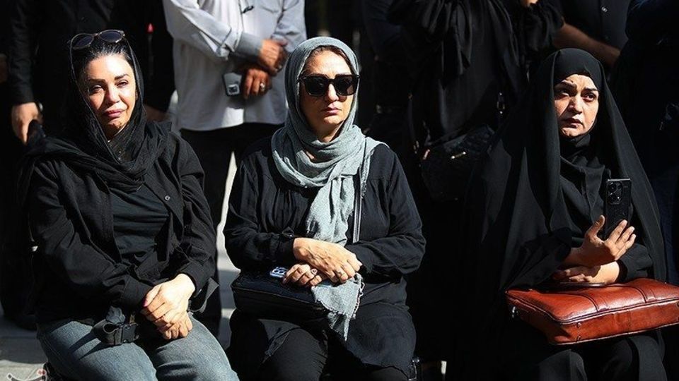 تشییع پیکر امید جهان