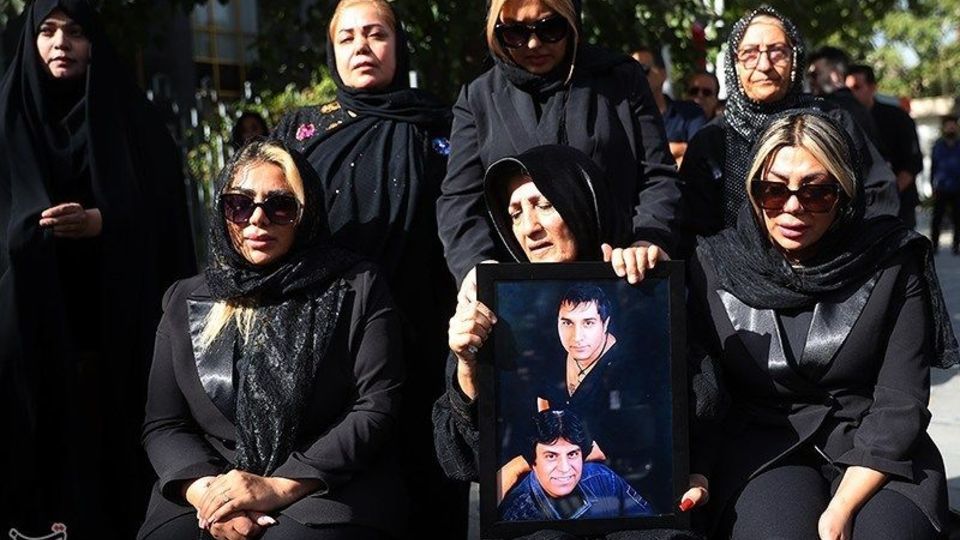 تشییع پیکر امید جهان