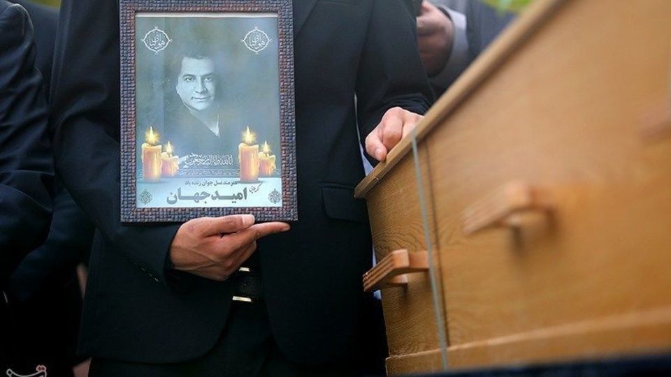 تشییع پیکر امید جهان