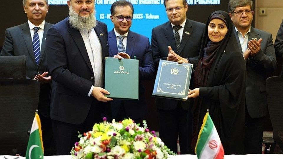 جزئیات تفاهمنامه همکاری بین ایران و پاکستان/ توسعه تجارت ۱۰ میلیارد دلاری جزئیات تفاهمنامه همکاری بین ایران و پاکستان/ توسعه تجارت ۱۰ میلیارد دلاری