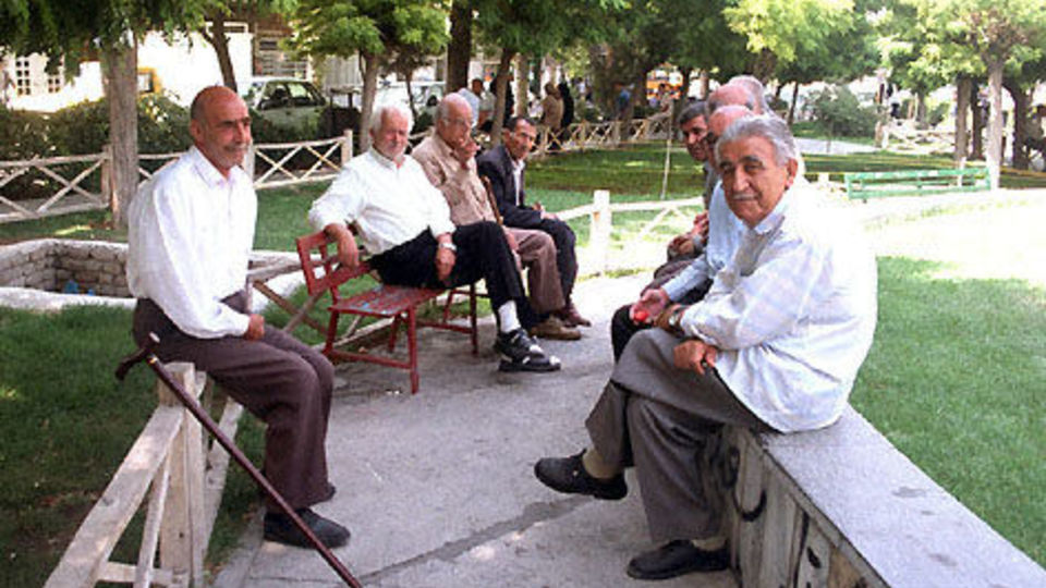 ۶۰ درصد سالمندان ایران تنها زندگی میکنند ۶۰ درصد سالمندان ایران تنها زندگی میکنند