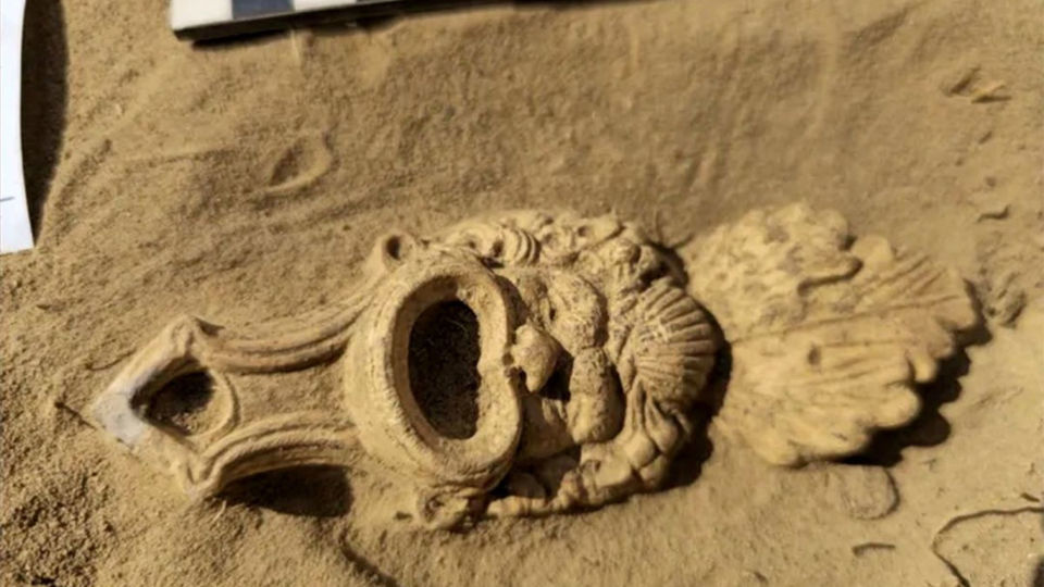 کشف «چراغ راه آخرت» در گورستان ۱۹۰۰ سالۀ روم باستان کشف «چراغ راه آخرت» در گورستان ۱۹۰۰ سالۀ روم باستان